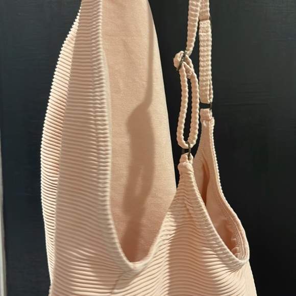 Billabong one piece bathing suit - Picture 5 of 5